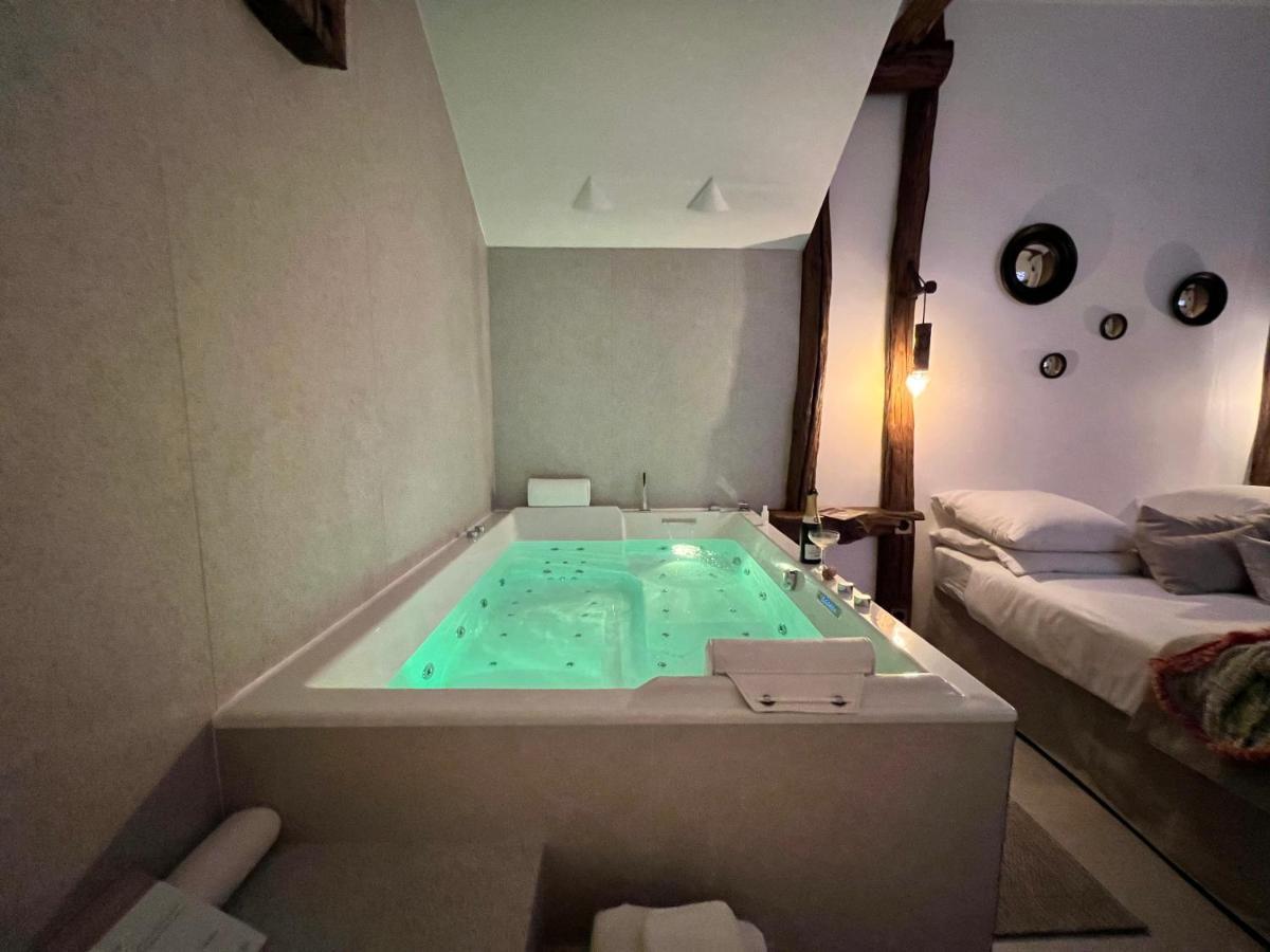 Tamarin & Capucin Suite Balneo Aubagne Dış mekan fotoğraf